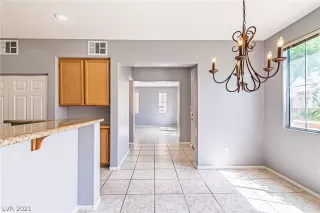 Photo #4: 2313188 Listing