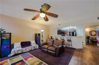 Photo #4: 2313192 Listing 