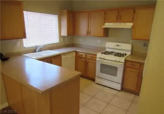Photo #3: 2313194 Listing 