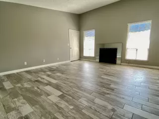 Photo #2: 2313215 Listing