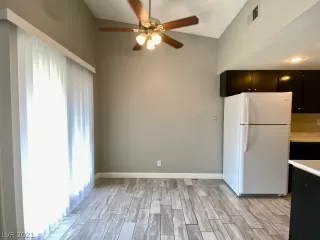 Photo #4: 2313215 Listing