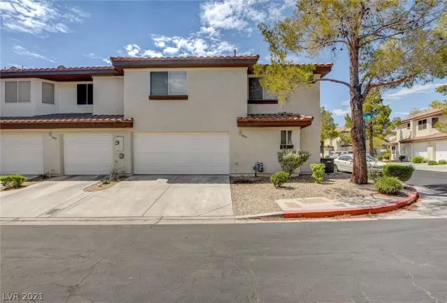 MLS: 2313223 Condo For Sale