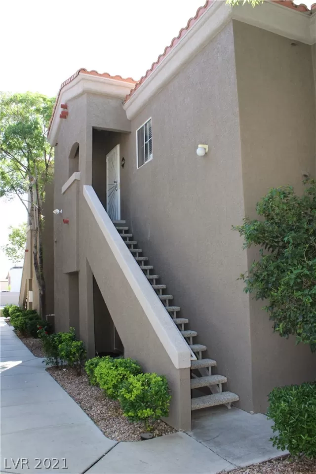 MLS: 2313225 Condo For Sale