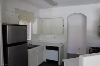 Photo #2: 2313225 Listing