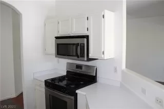 Photo #3: 2313225 Listing