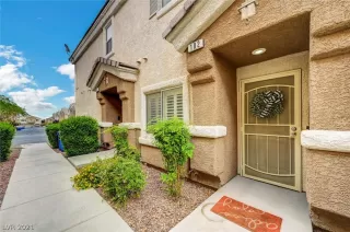 Photo #3: 2313231 Listing