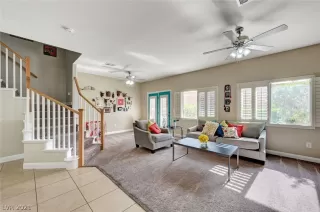 Photo #5: 2313231 Listing