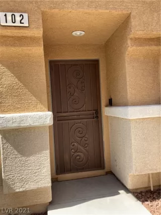 Photo #2: 2313245 Listing