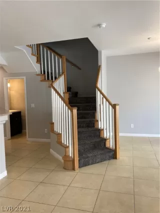 Photo #4: 2313245 Listing