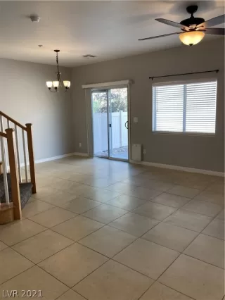 Photo #5: 2313245 Listing