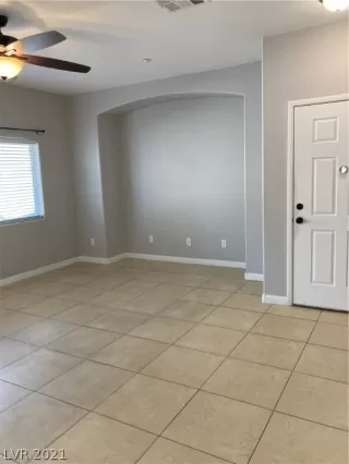 Photo #6: 2313245 Listing