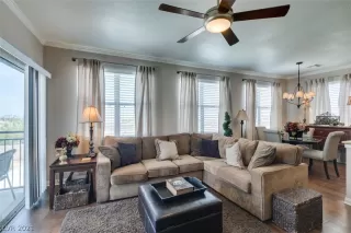 Photo #4: 2313321 Listing