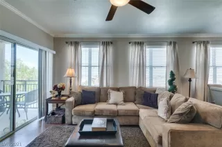 Photo #6: 2313321 Listing