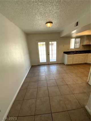 Photo #4: 2313332 Listing 