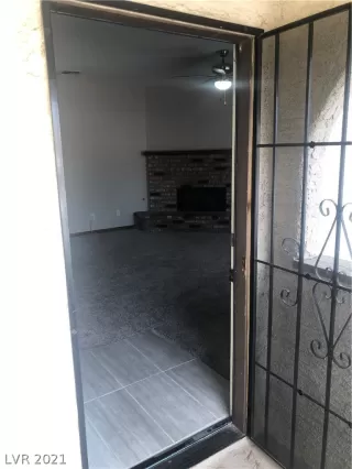 Photo #2: 2313337 Listing 