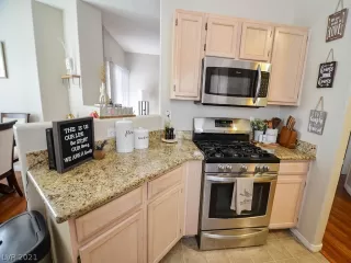 Photo #1: 2313378 Listing