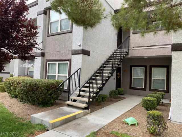 MLS: 2313386 Condo For Sale