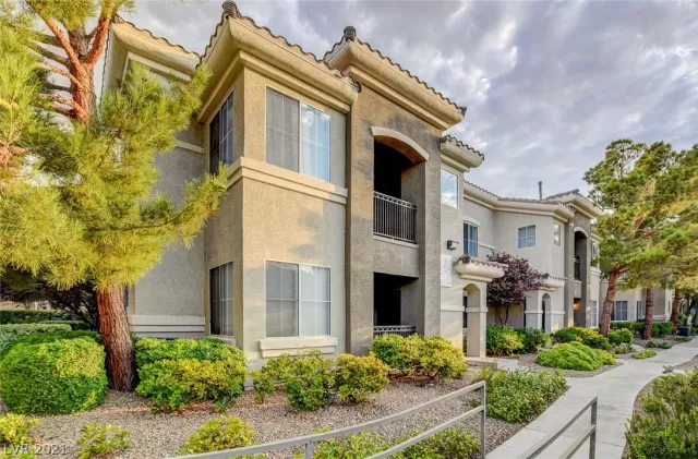 MLS: 2313394 Condo For Sale