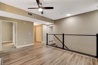 Photo #5: 2313394 Listing 