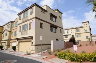 Photo #1: 2313396 Listing 