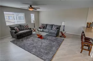 Photo #4: 2313396 Listing 