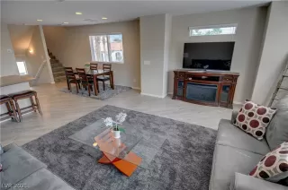 Photo #6: 2313396 Listing 