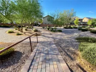 Photo #2: 2313405 Listing