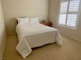 Photo #6: 2313405 Listing