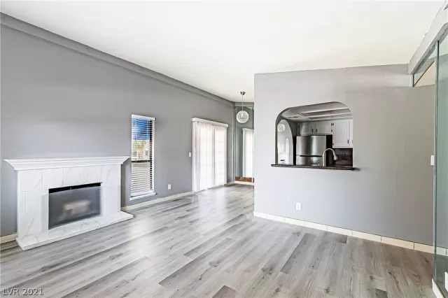 MLS: 2313424 Condo For Sale