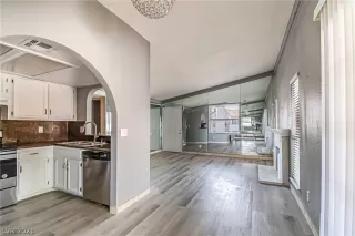 Photo #1: 2313424 Listing