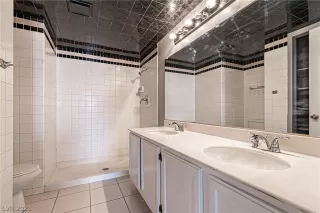 Photo #6: 2313424 Listing