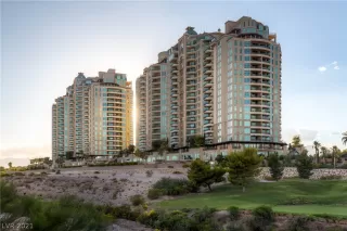 Photo #1: 2313429 Listing