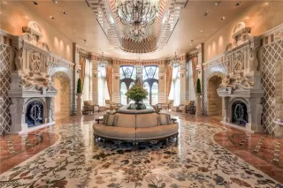 Photo #2: 2313429 Listing