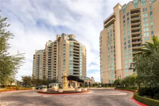 Photo #4: 2313429 Listing