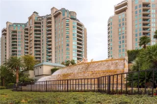 Photo #5: 2313429 Listing