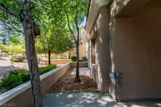 Photo #4: 2313452 Listing