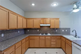 Photo #6: 2313452 Listing