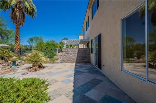 Photo #4: 2313475 Listing