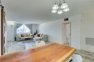 Photo #5: 2313557 Listing 