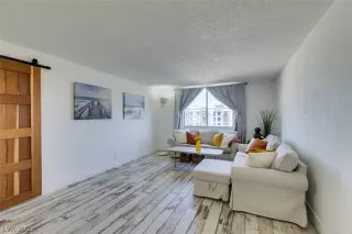 Photo #6: 2313557 Listing 