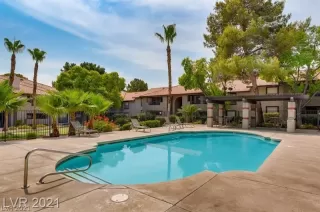 Photo #2: 2313569 Listing 