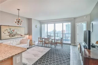 Photo #4: 2313626 Listing 