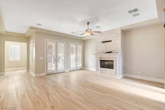 MLS: 2313632 Condo For Sale