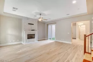 Photo #3: 2313632 Listing