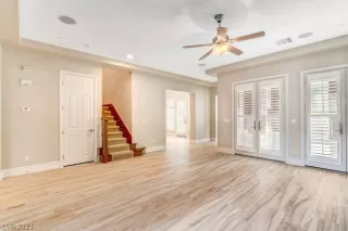 Photo #4: 2313632 Listing