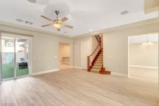 Photo #5: 2313632 Listing