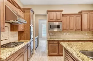 Photo #6: 2313632 Listing