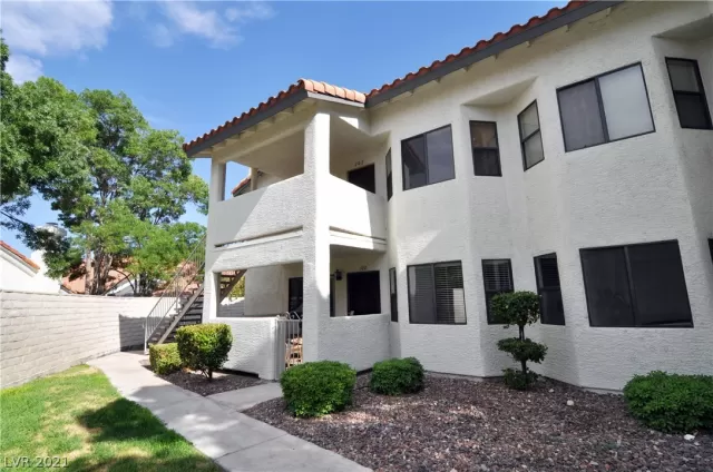 MLS: 2313636 Condo For Sale