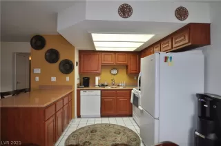 Photo #4: 2313636 Listing