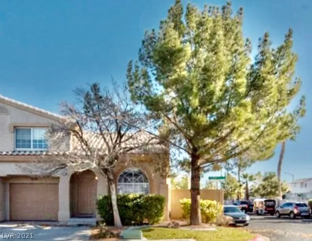 MLS: 2313649 Condo For Sale